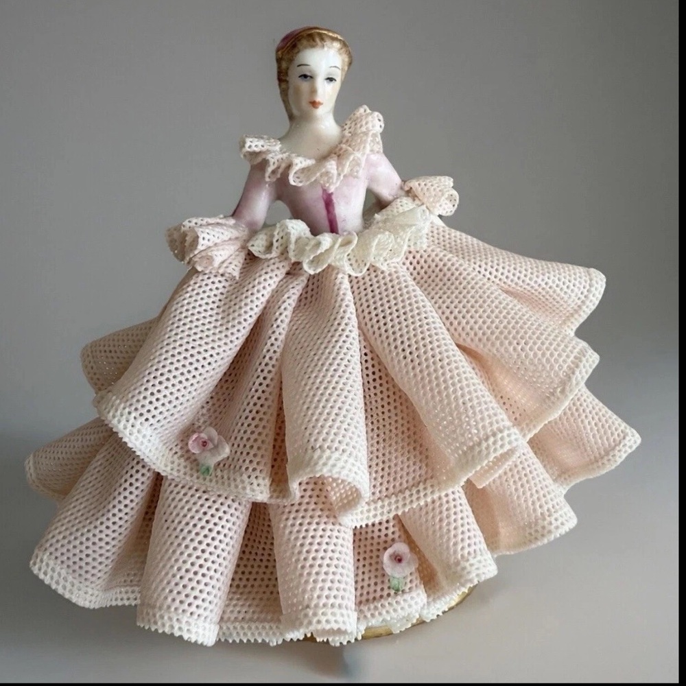 Vintage Irish DRESDEN 4” Pamela Pink Lace Hans Schubert Ruffles Lenox Ireland